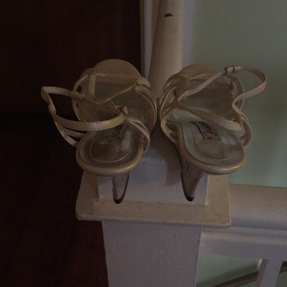 Lasonia silver beige heels